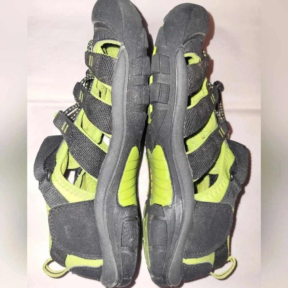 Keen Waterproof Sandals‎ Size 6 Black Green Active Camping Hiking Outdoors